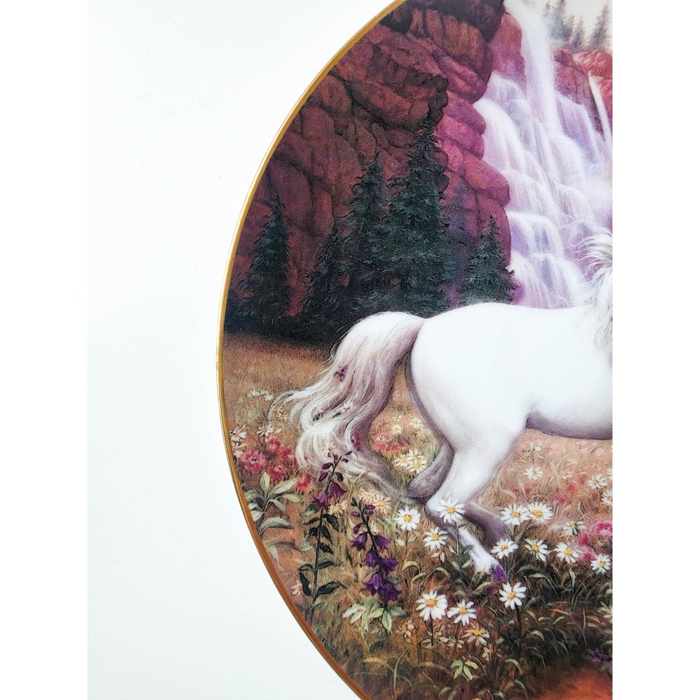 Princeton Gallery Ruth Sanderson Rainbow Valley of the Unicorn Collector Plate - Picture 2 of 9